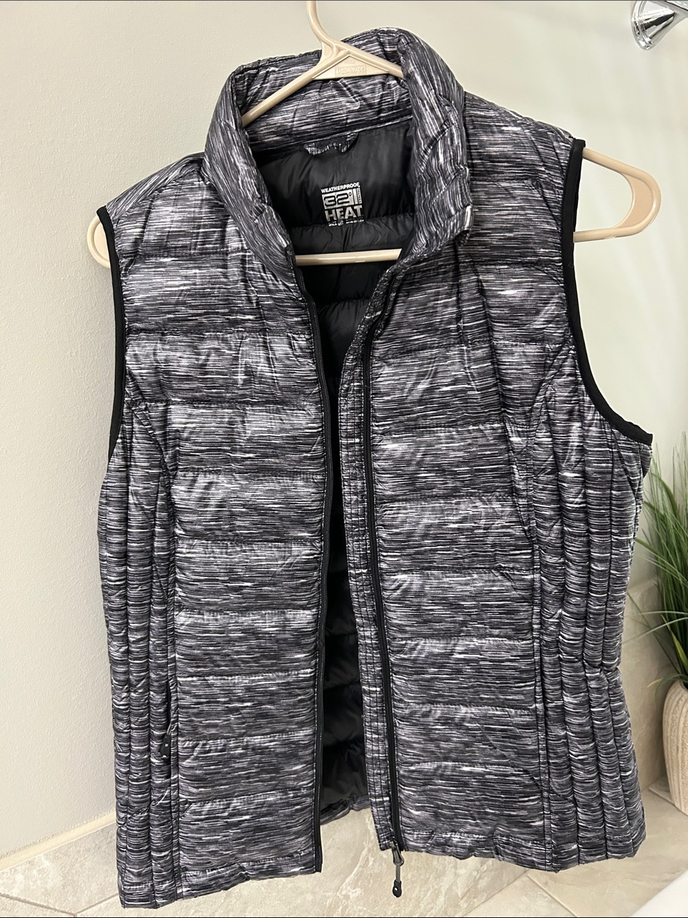 32 Degrees Black and Gray Quilted Puffer Vest